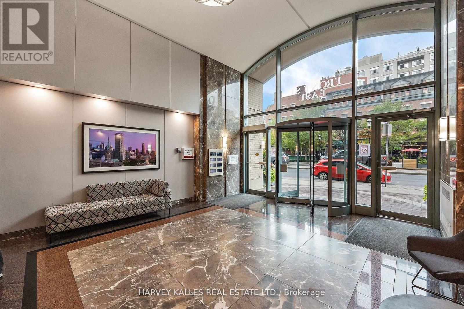 512 - 109 FRONT STREET E