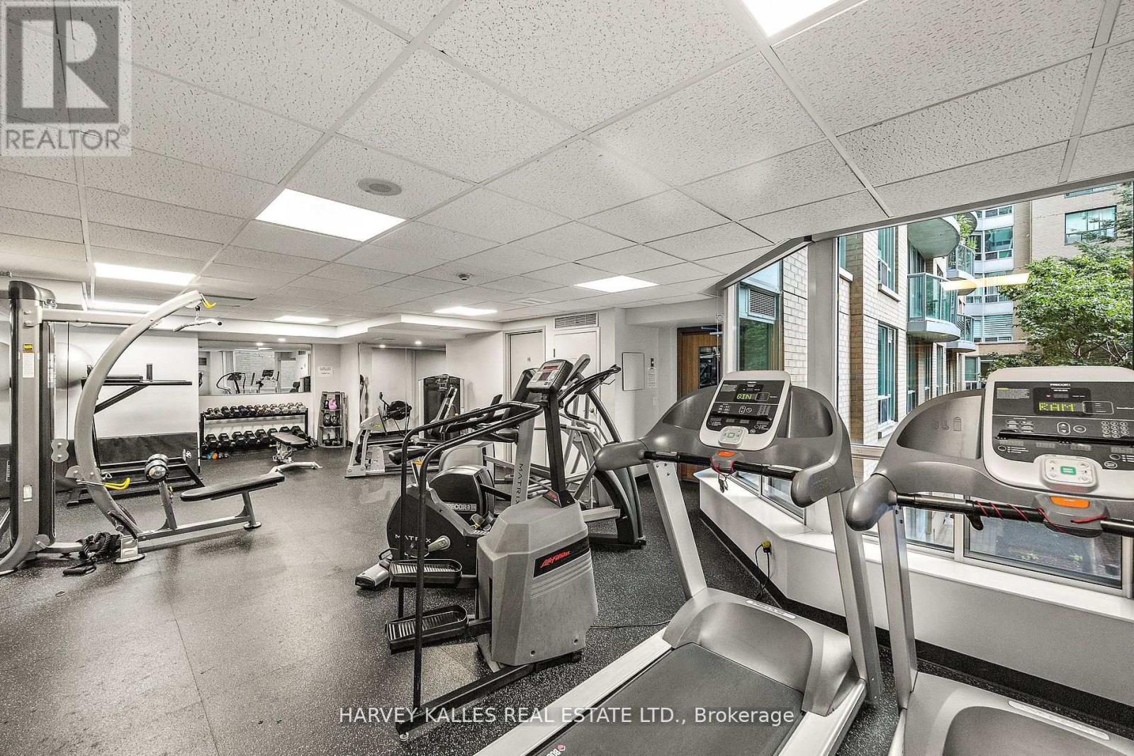 512 - 109 FRONT STREET E