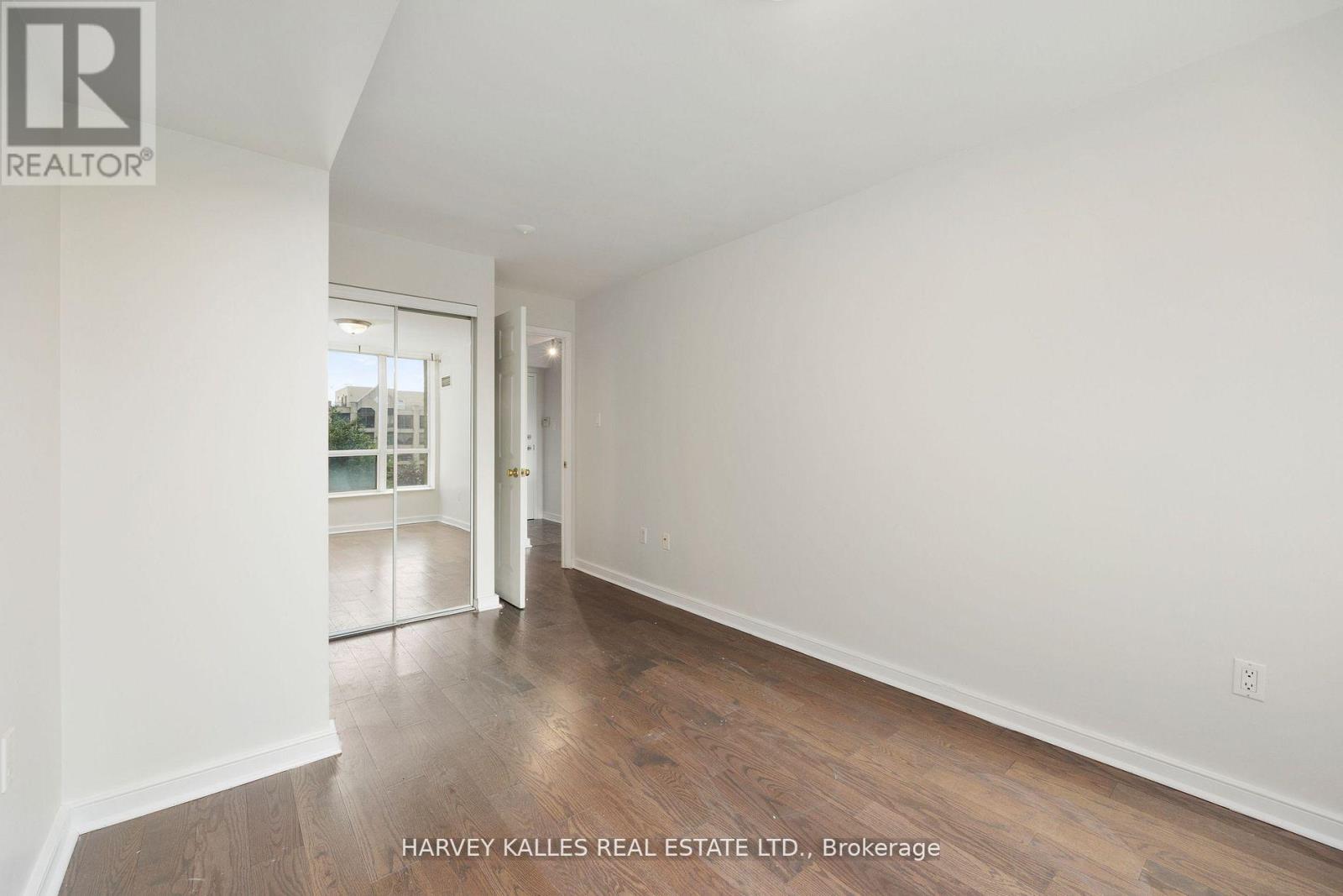 512 - 109 FRONT STREET E
