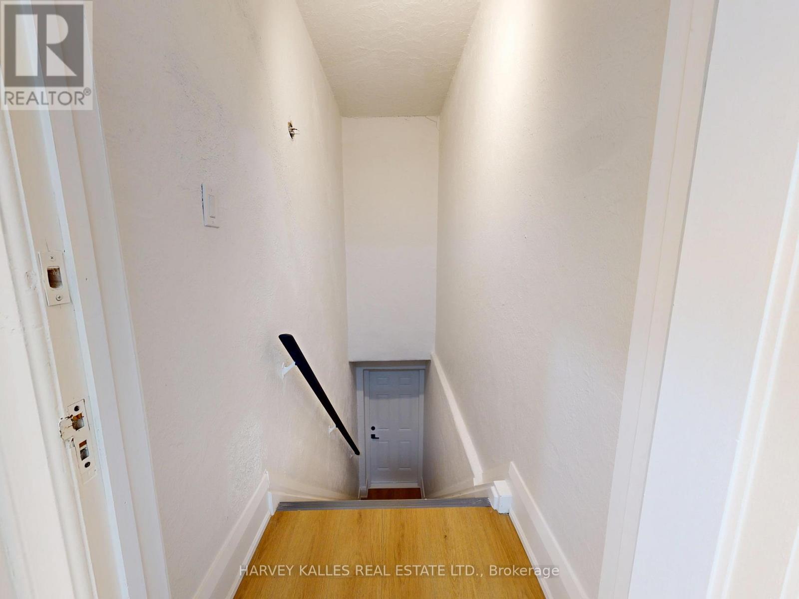 2 - 1216 AVENUE ROAD