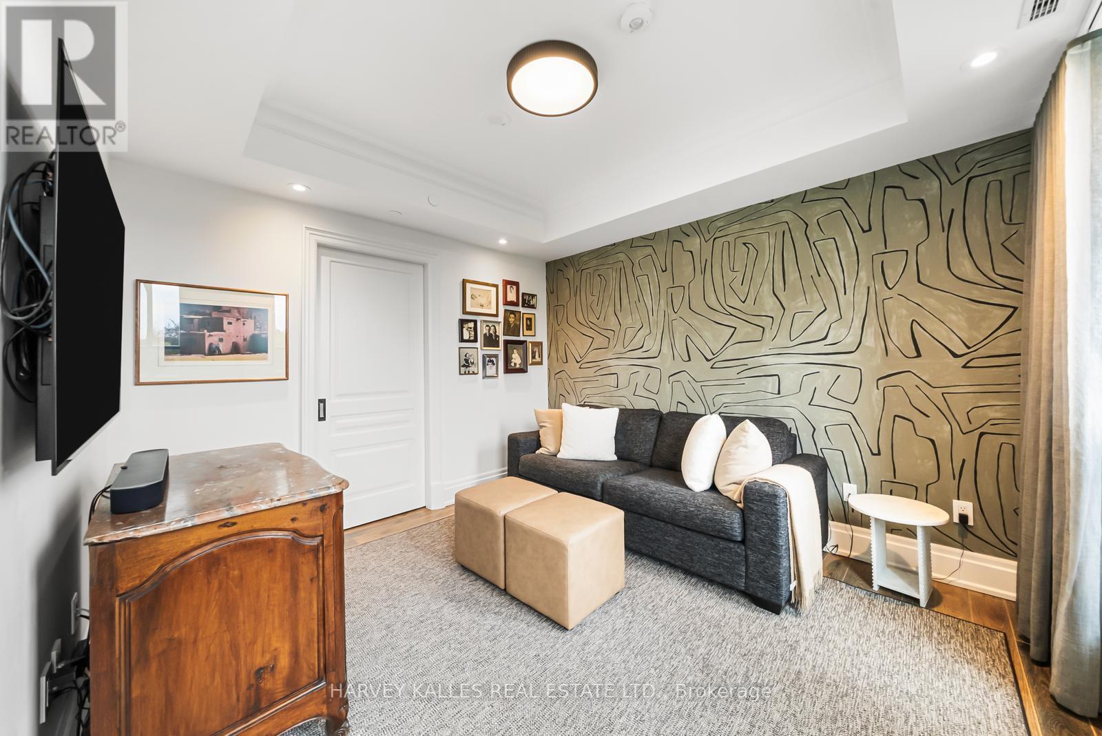 701 - 1 FOREST HILL ROAD