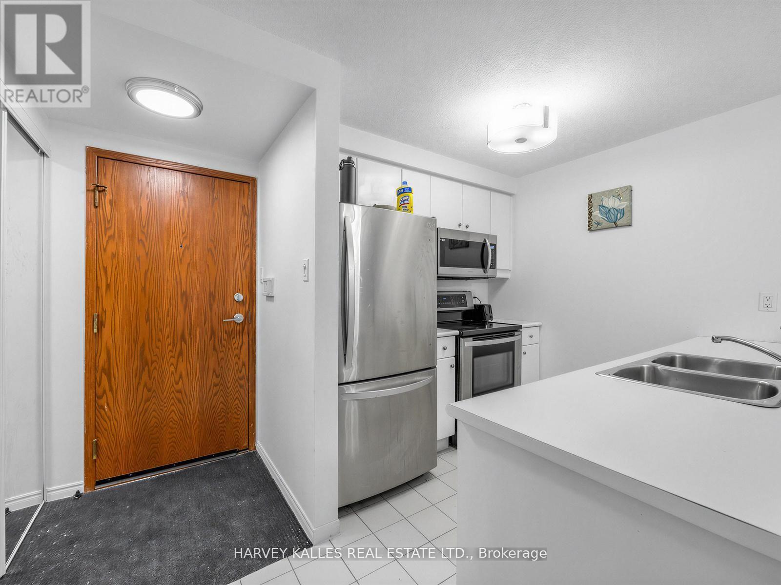 705 - 10 YONGE STREET