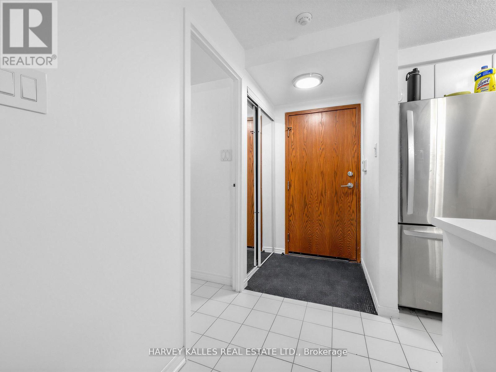705 - 10 YONGE STREET