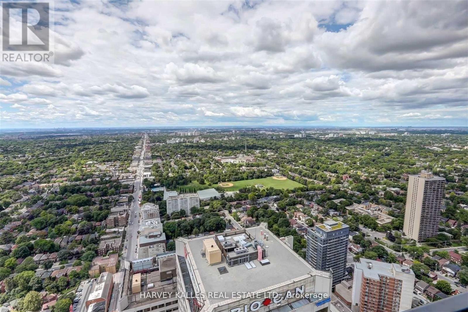 5202 - 8 EGLINTON AVENUE E
