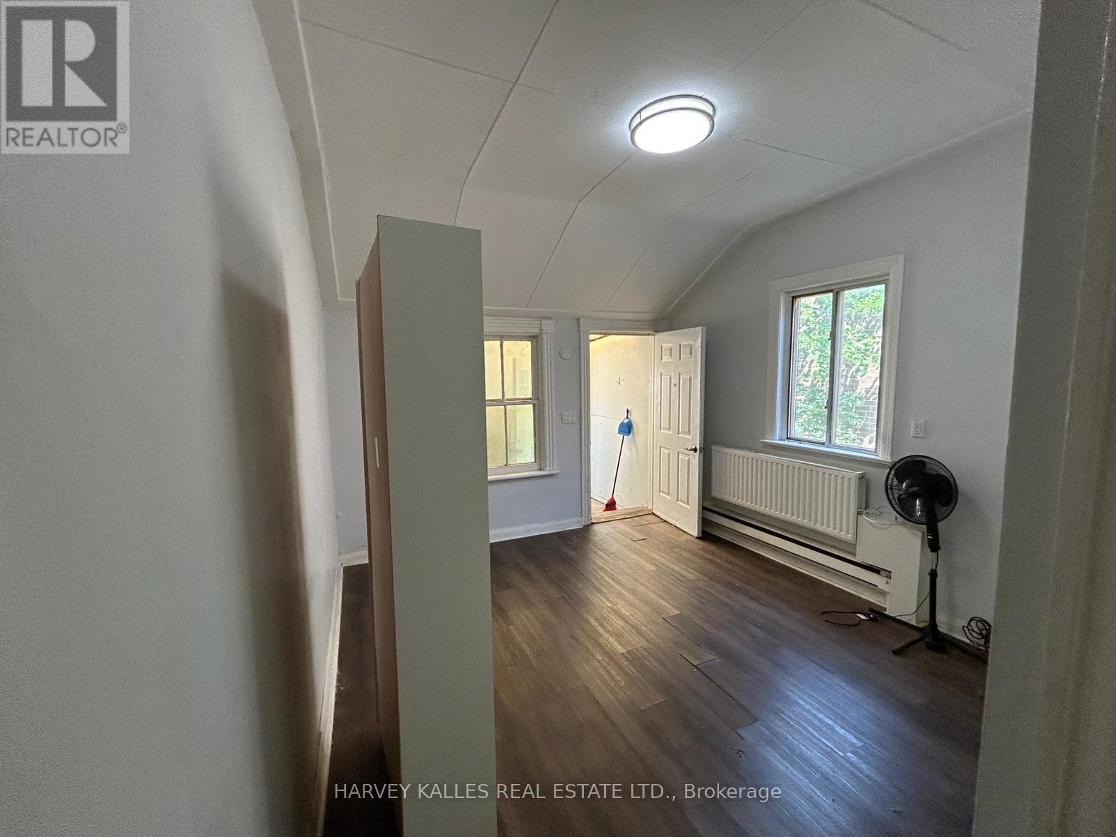 3 - 1098 BATHURST STREET