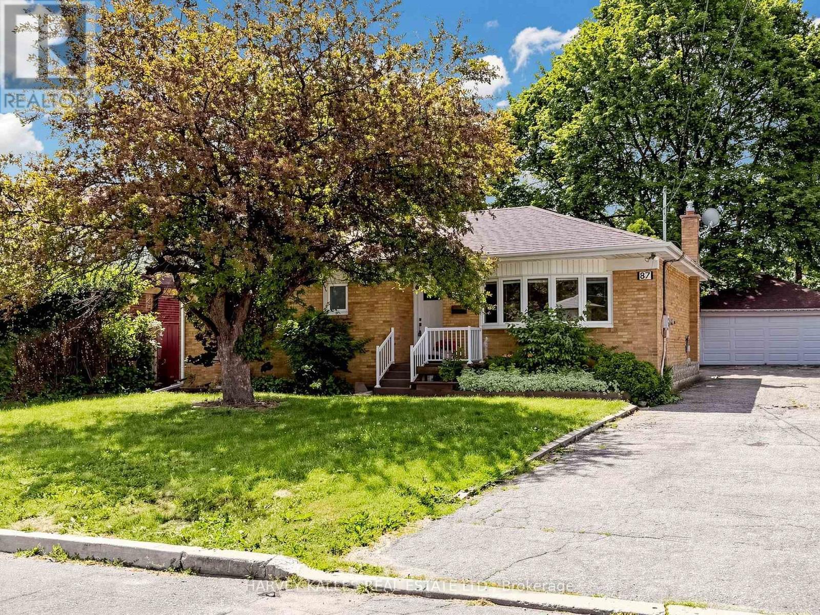 87 COMBE AVENUE
