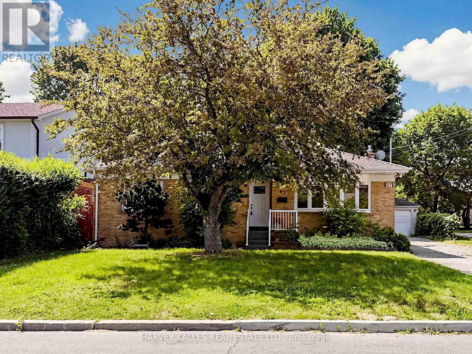 87 COMBE AVENUE