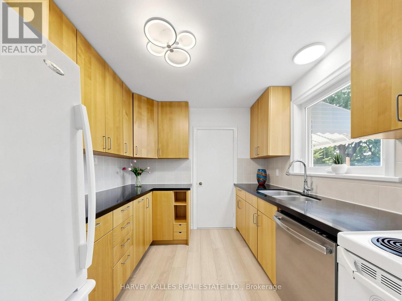 87 COMBE AVENUE