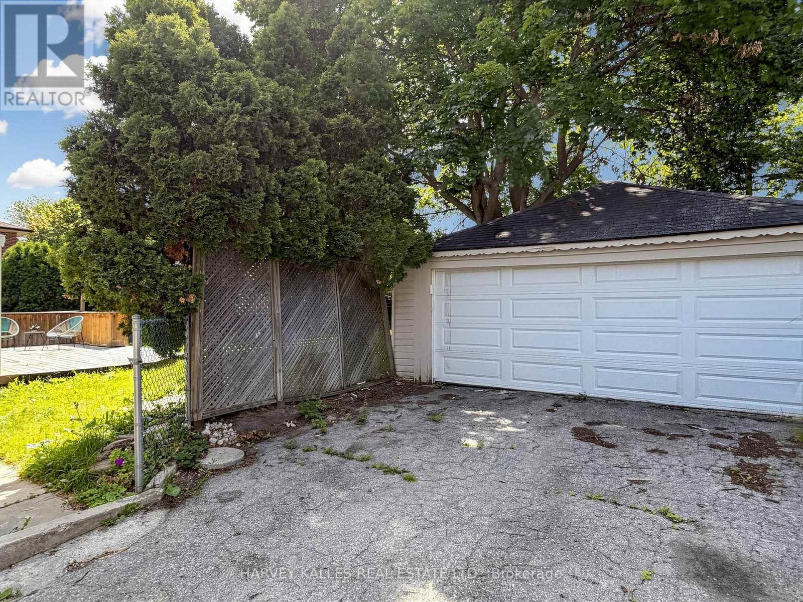 87 COMBE AVENUE