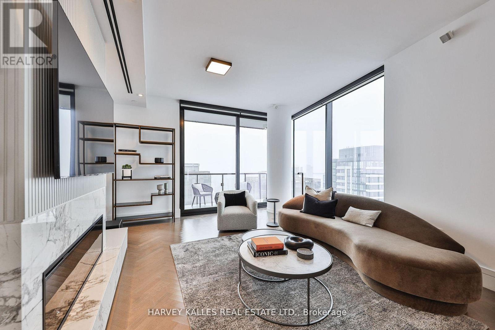 1707 - 215 LONSDALE ROAD
