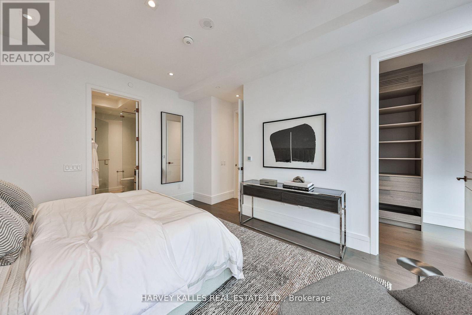 1707 - 215 LONSDALE ROAD