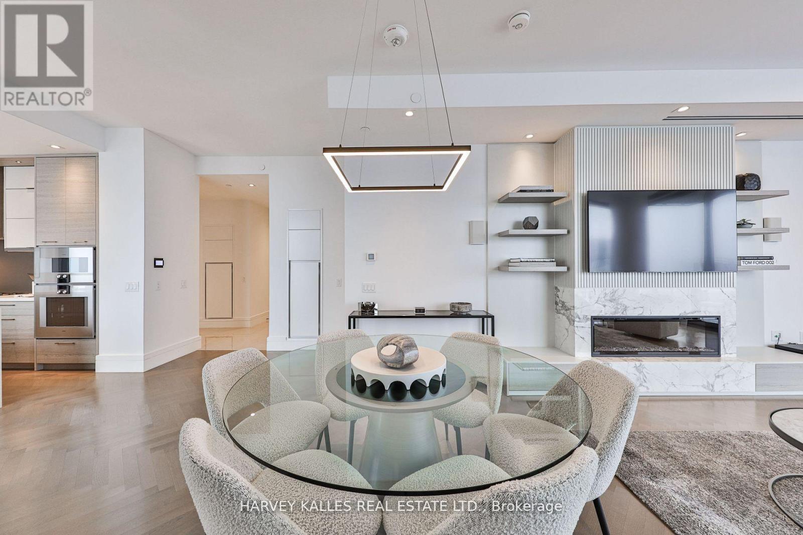 1707 - 215 LONSDALE ROAD