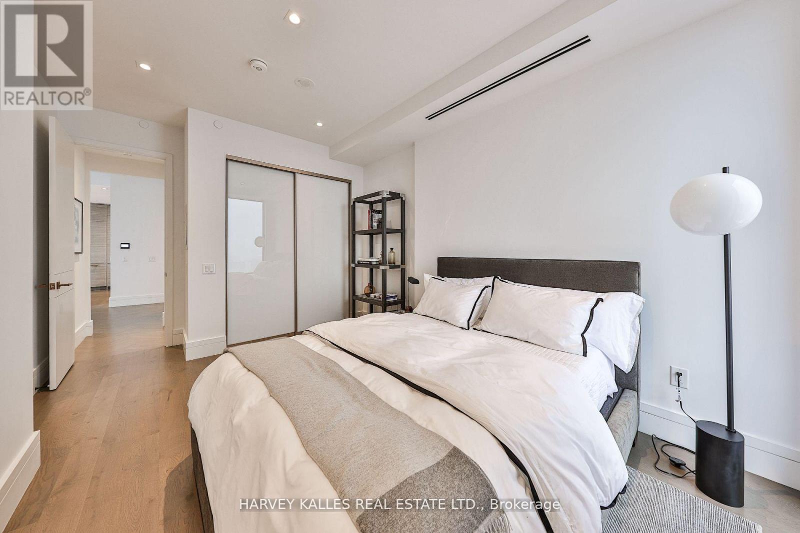 1707 - 215 LONSDALE ROAD