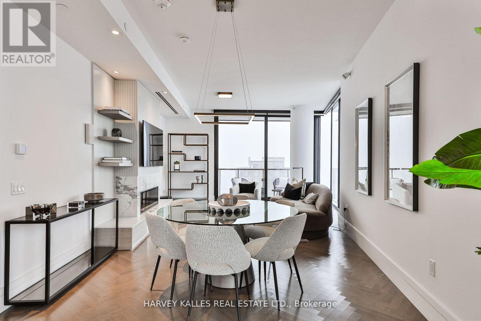 1707 - 215 LONSDALE ROAD