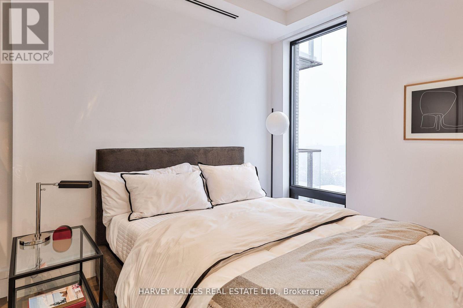 1707 - 215 LONSDALE ROAD