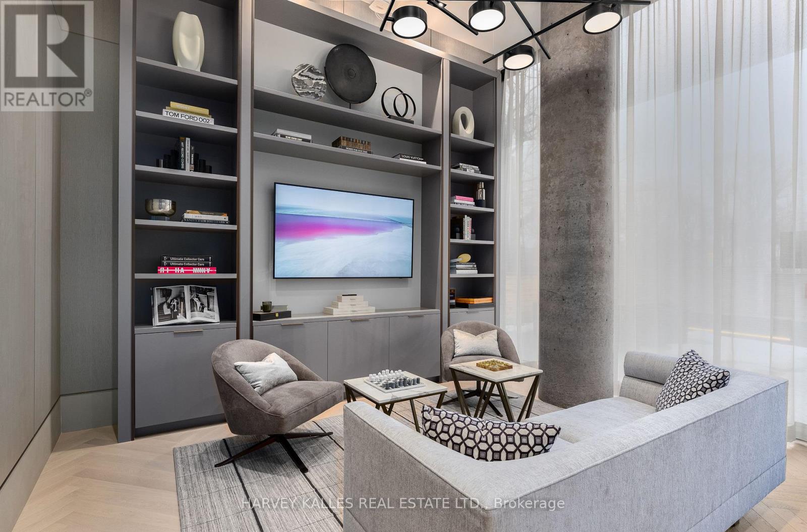 1707 - 215 LONSDALE ROAD