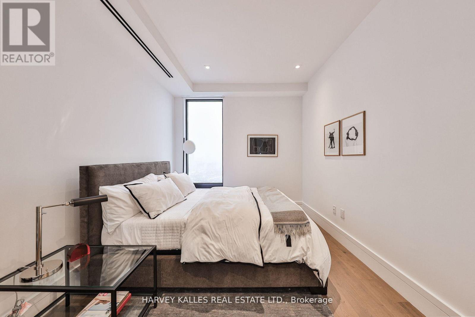 1707 - 215 LONSDALE ROAD