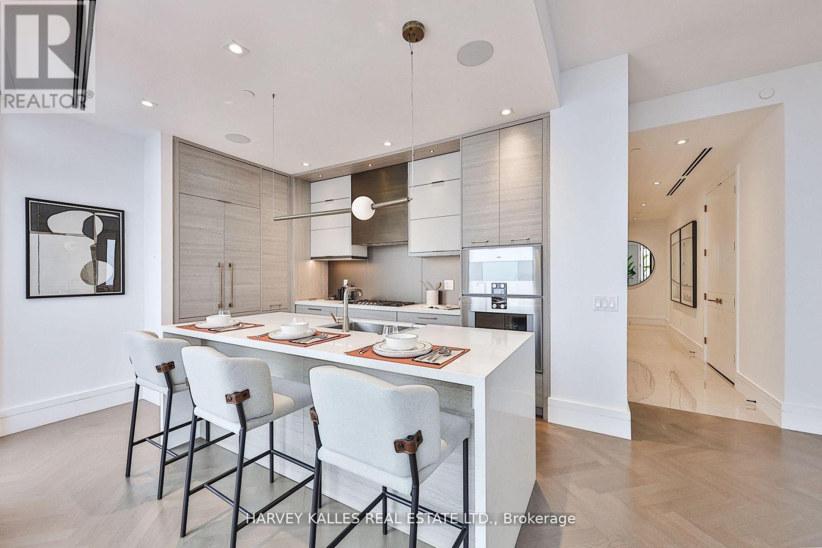 1707 - 215 LONSDALE ROAD