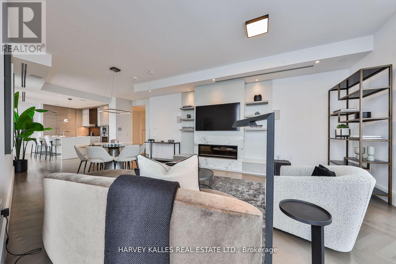 1707 - 215 LONSDALE ROAD