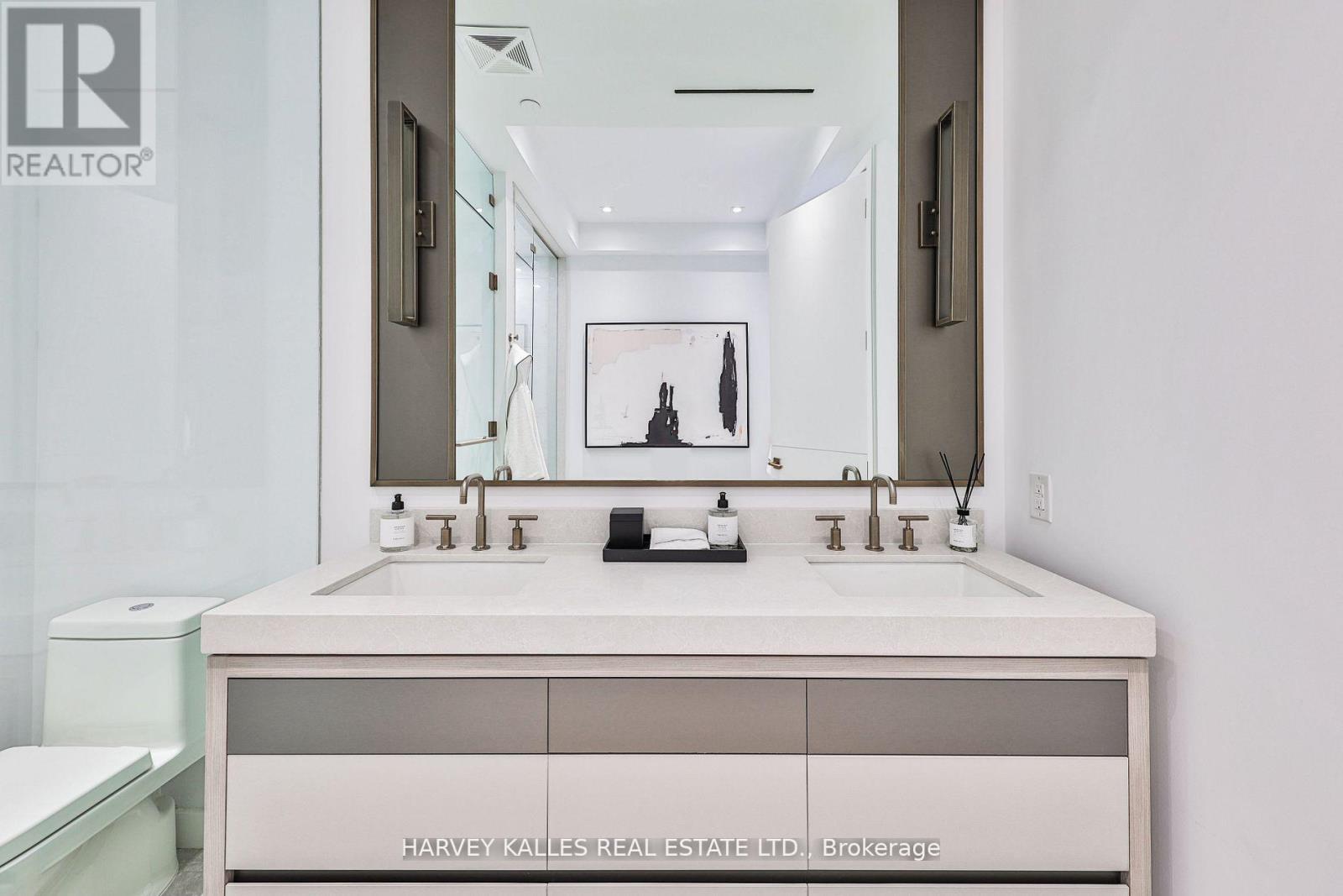 1707 - 215 LONSDALE ROAD