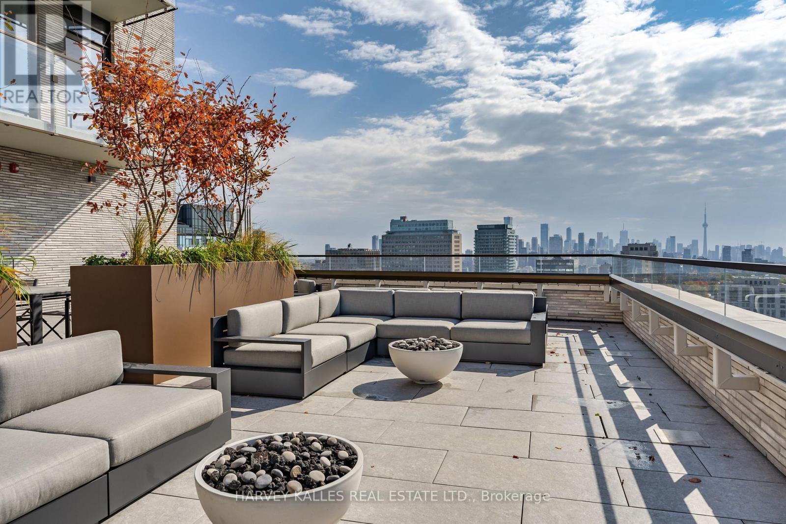 1707 - 215 LONSDALE ROAD