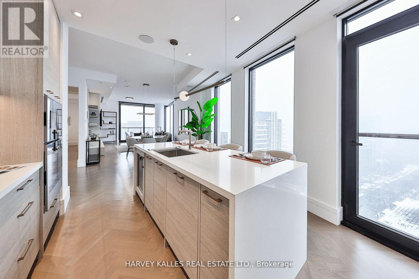 1707 - 215 LONSDALE ROAD