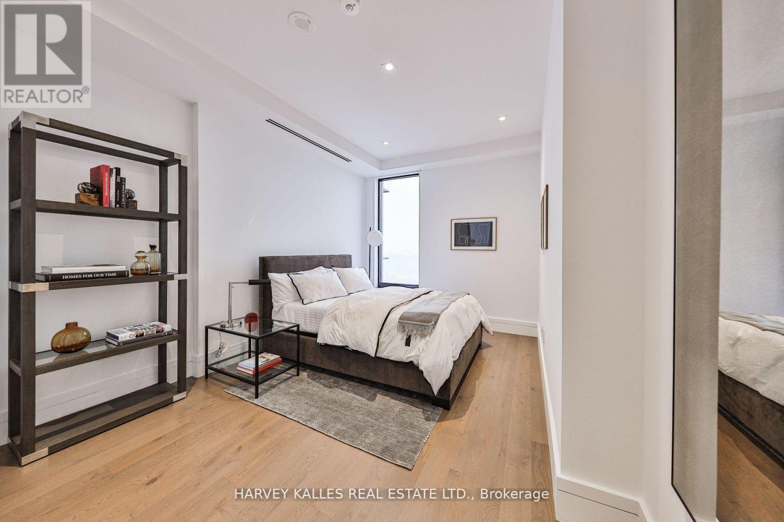 1707 - 215 LONSDALE ROAD