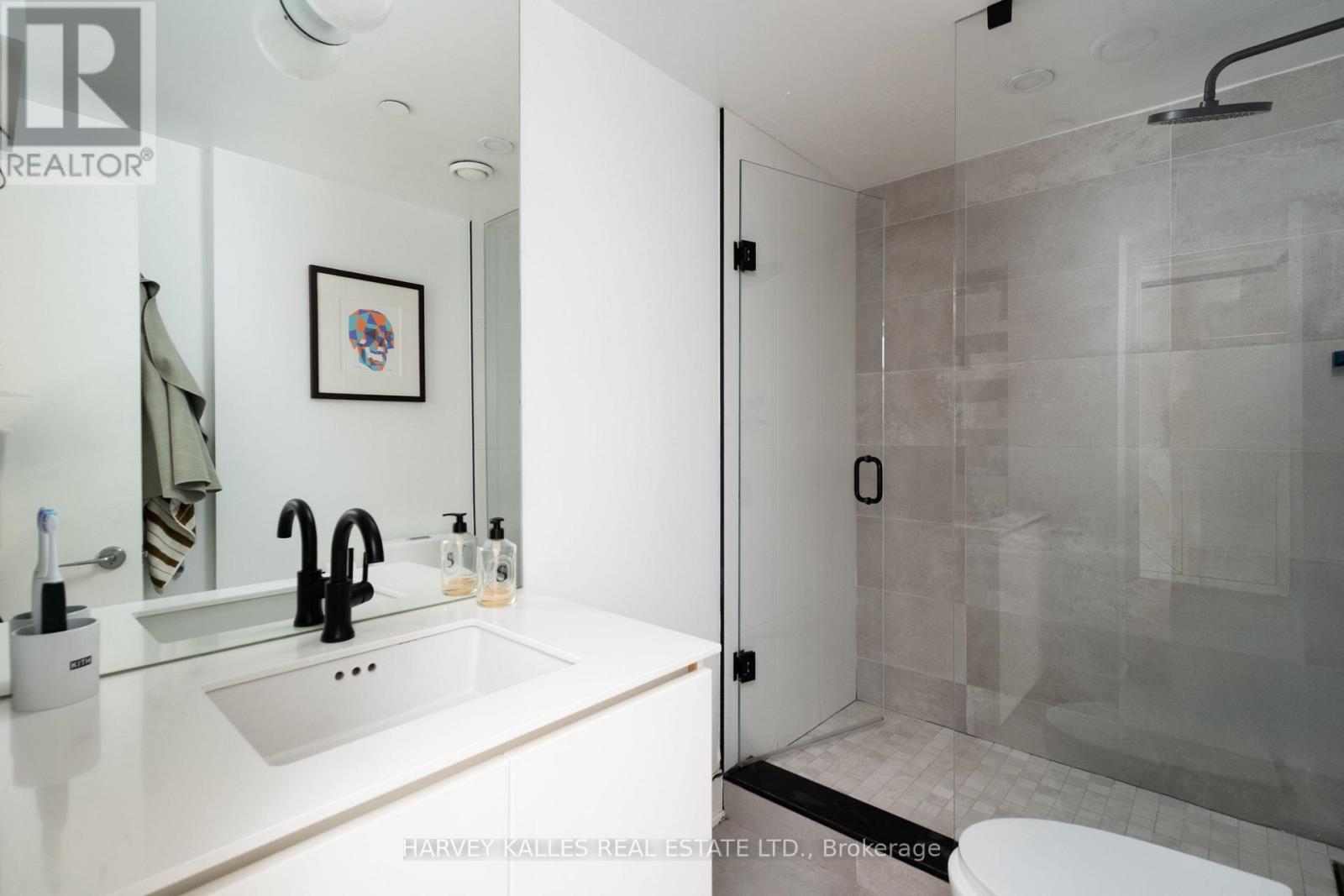 315 - 183 DOVERCOURT ROAD