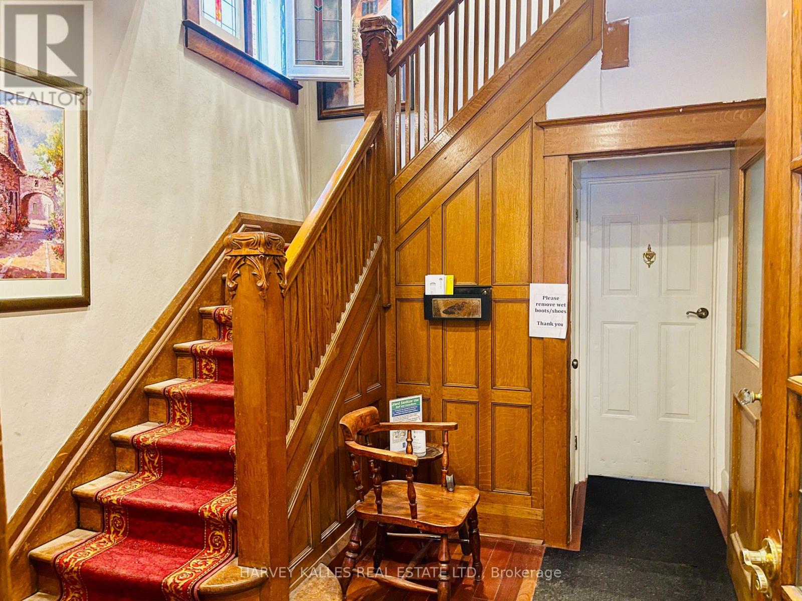 2ND FLOOR - 218 HEATH STREET W