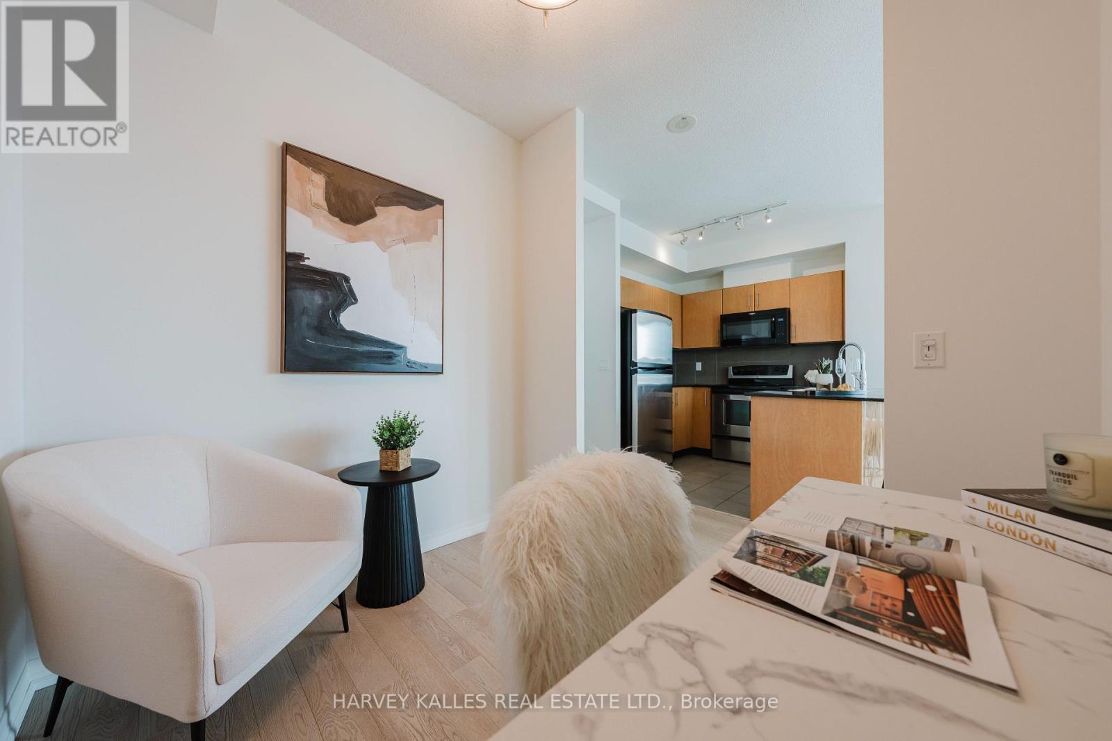 3211 - 16 YONGE STREET