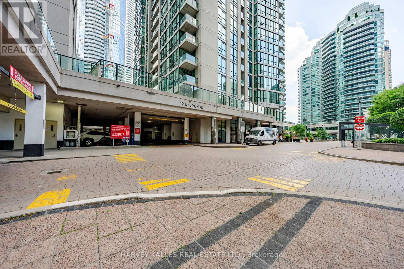3211 - 16 YONGE STREET