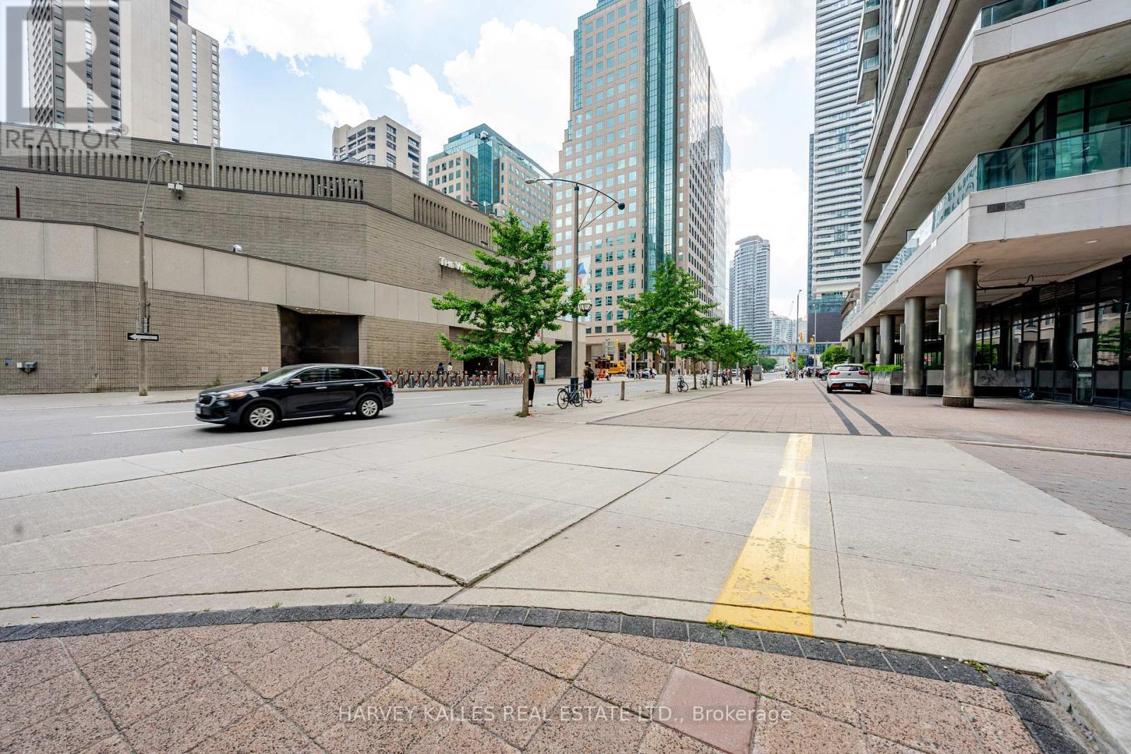 3211 - 16 YONGE STREET