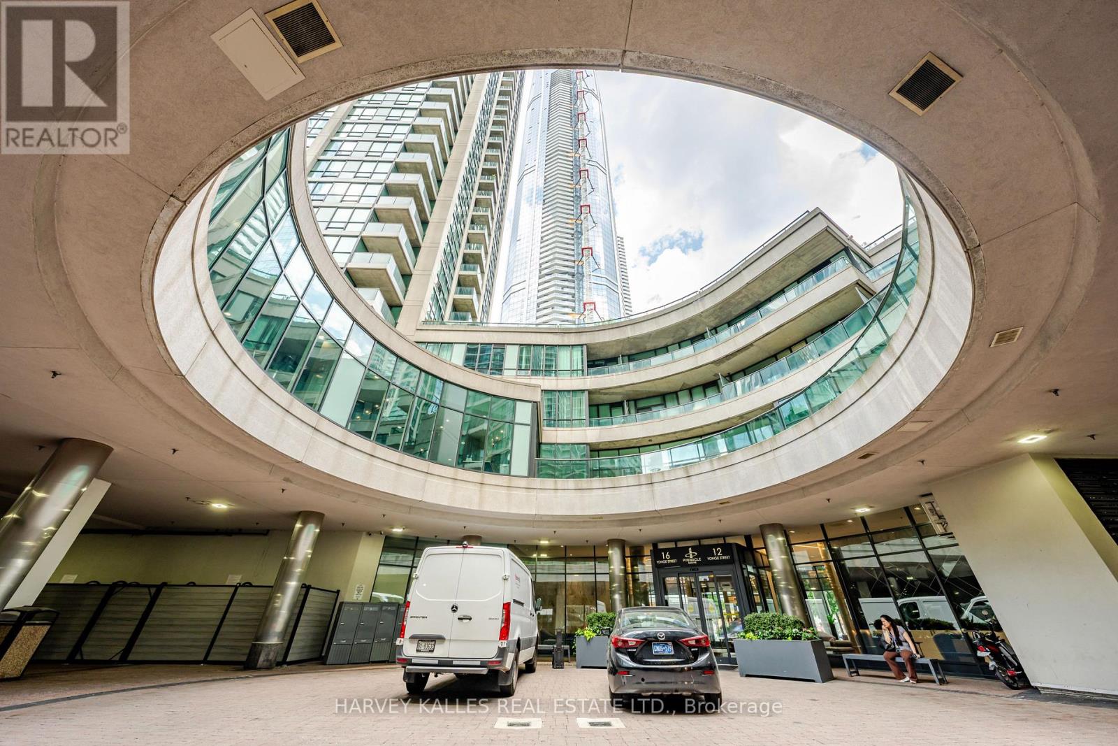 3211 - 16 YONGE STREET