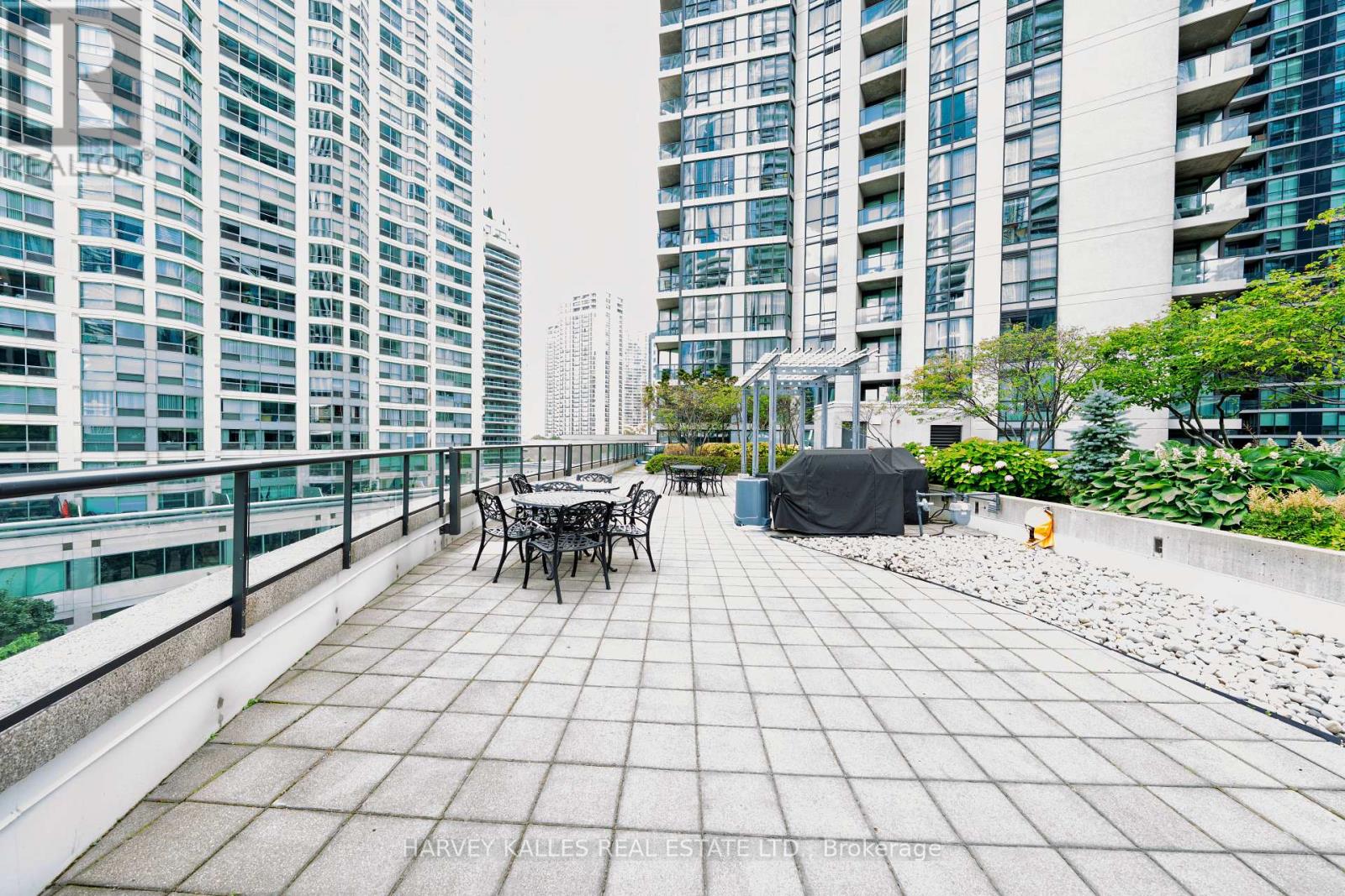 3211 - 16 YONGE STREET