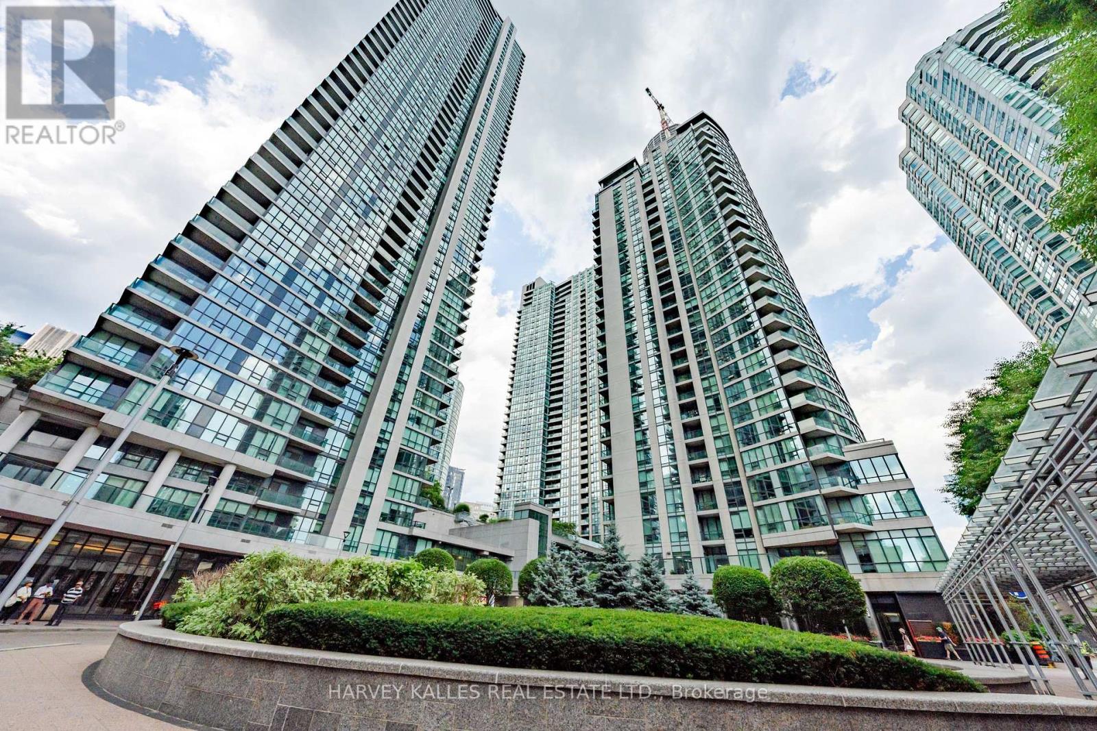3211 - 16 YONGE STREET