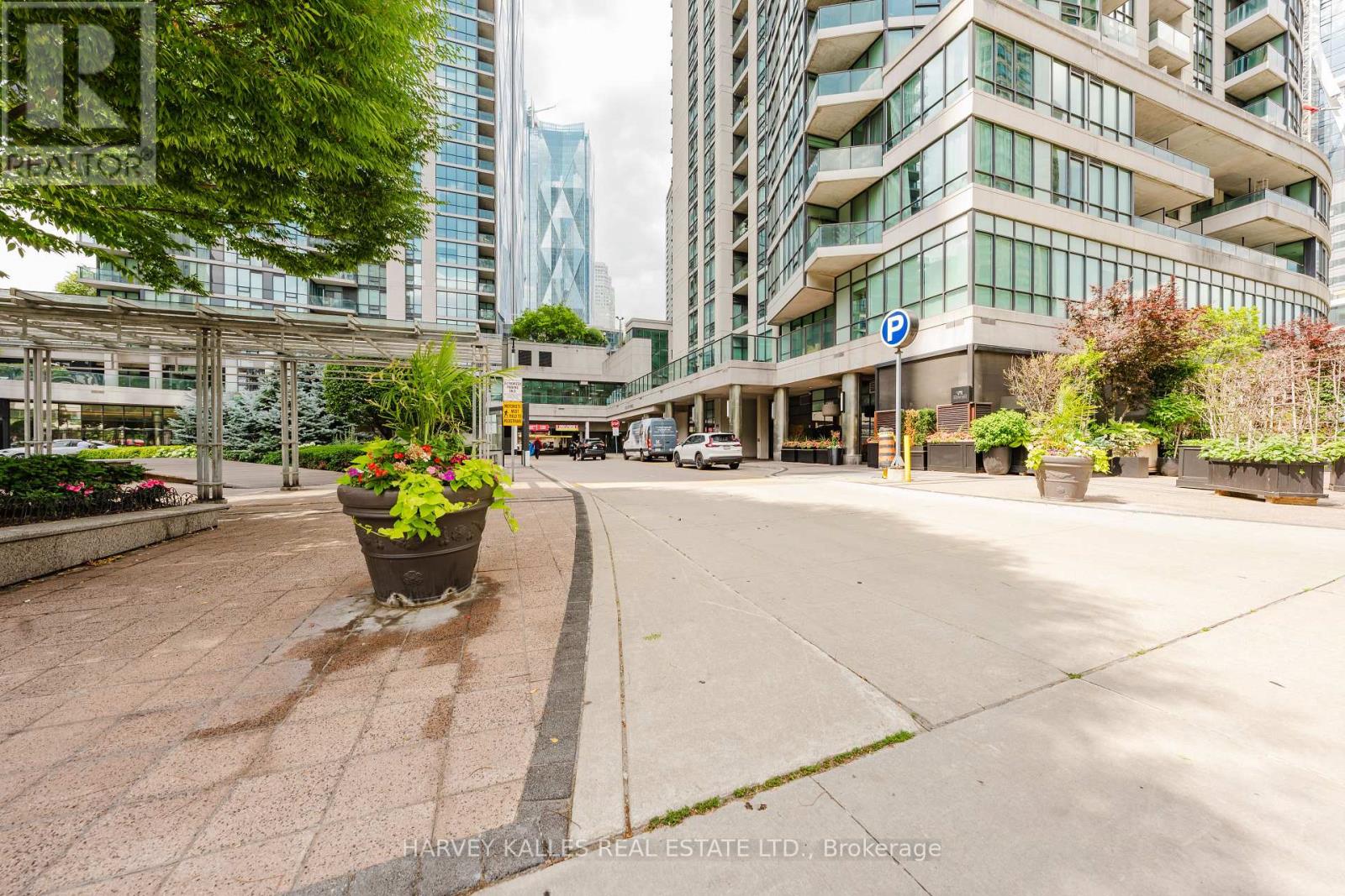 3211 - 16 YONGE STREET