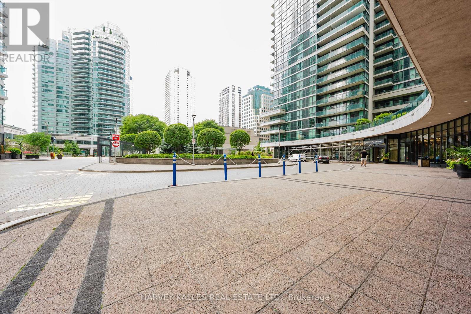 3211 - 16 YONGE STREET