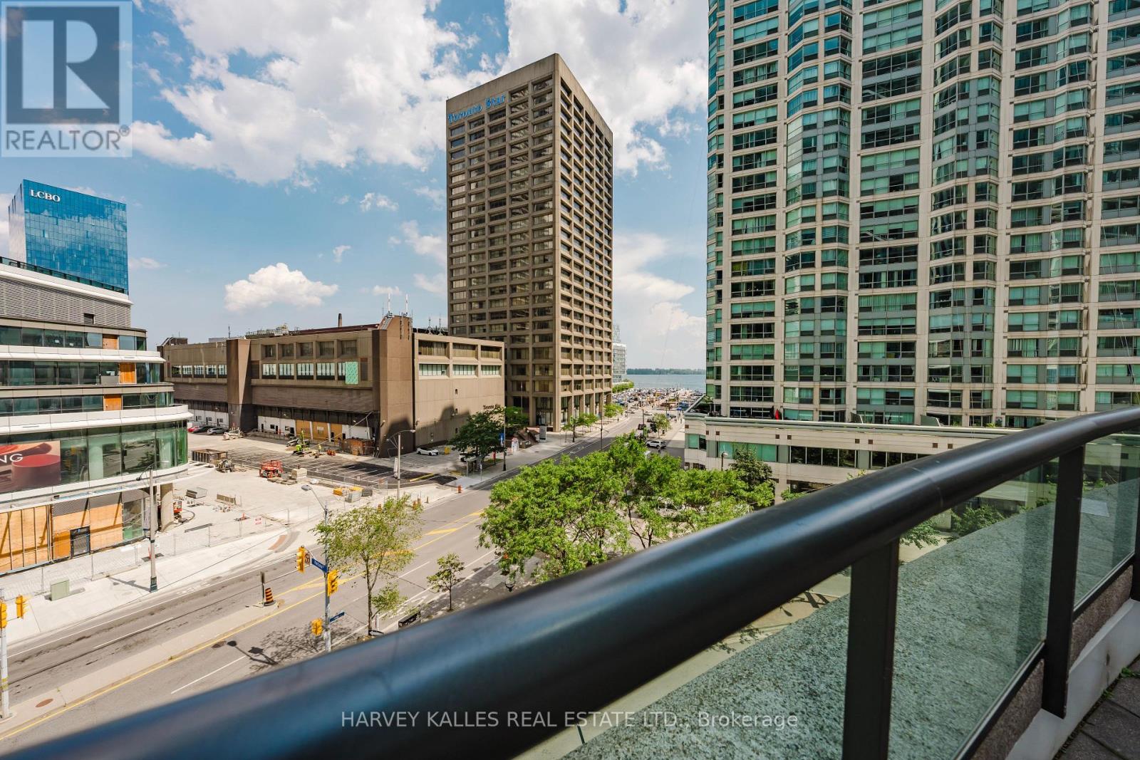 3211 - 16 YONGE STREET