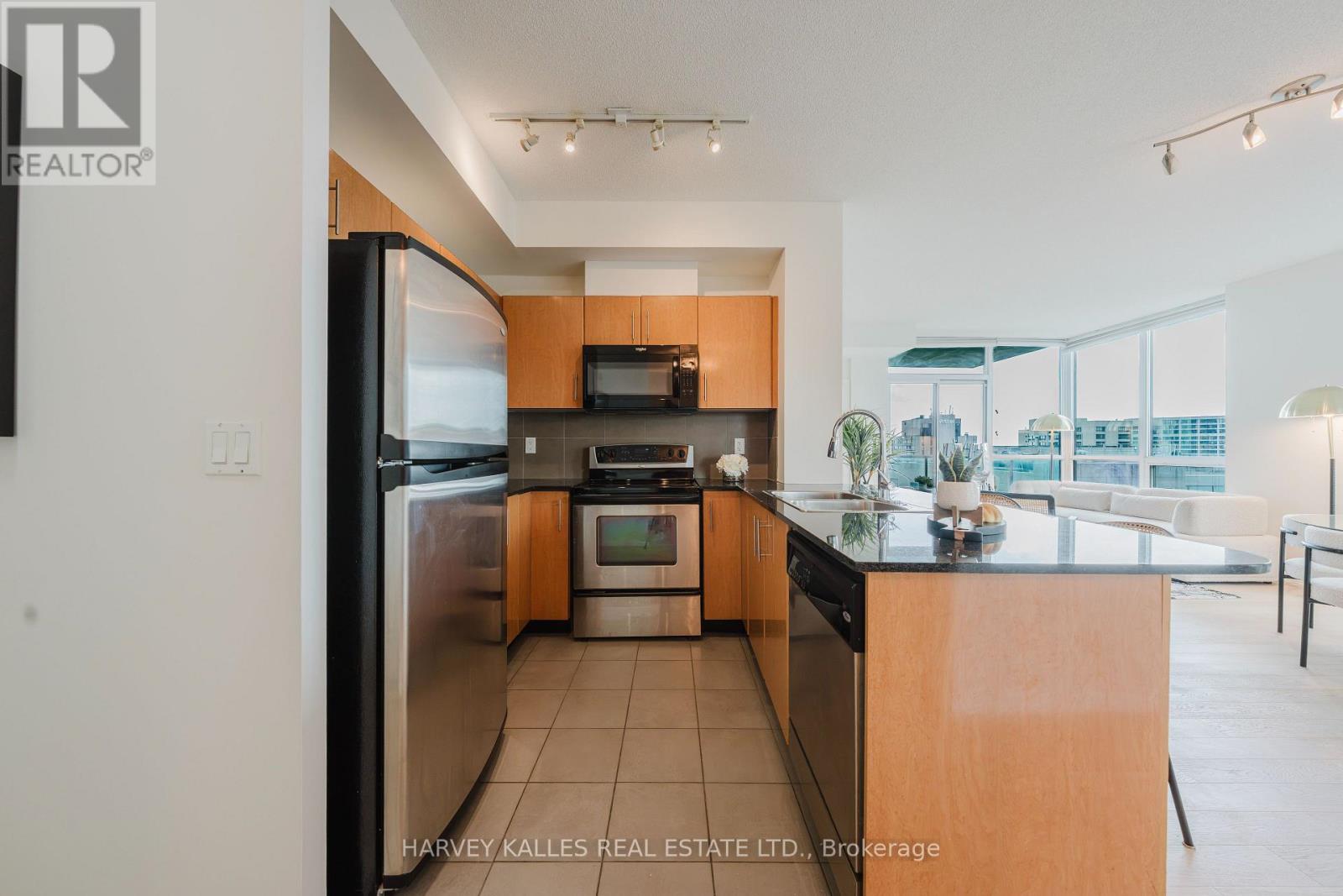 3211 - 16 YONGE STREET