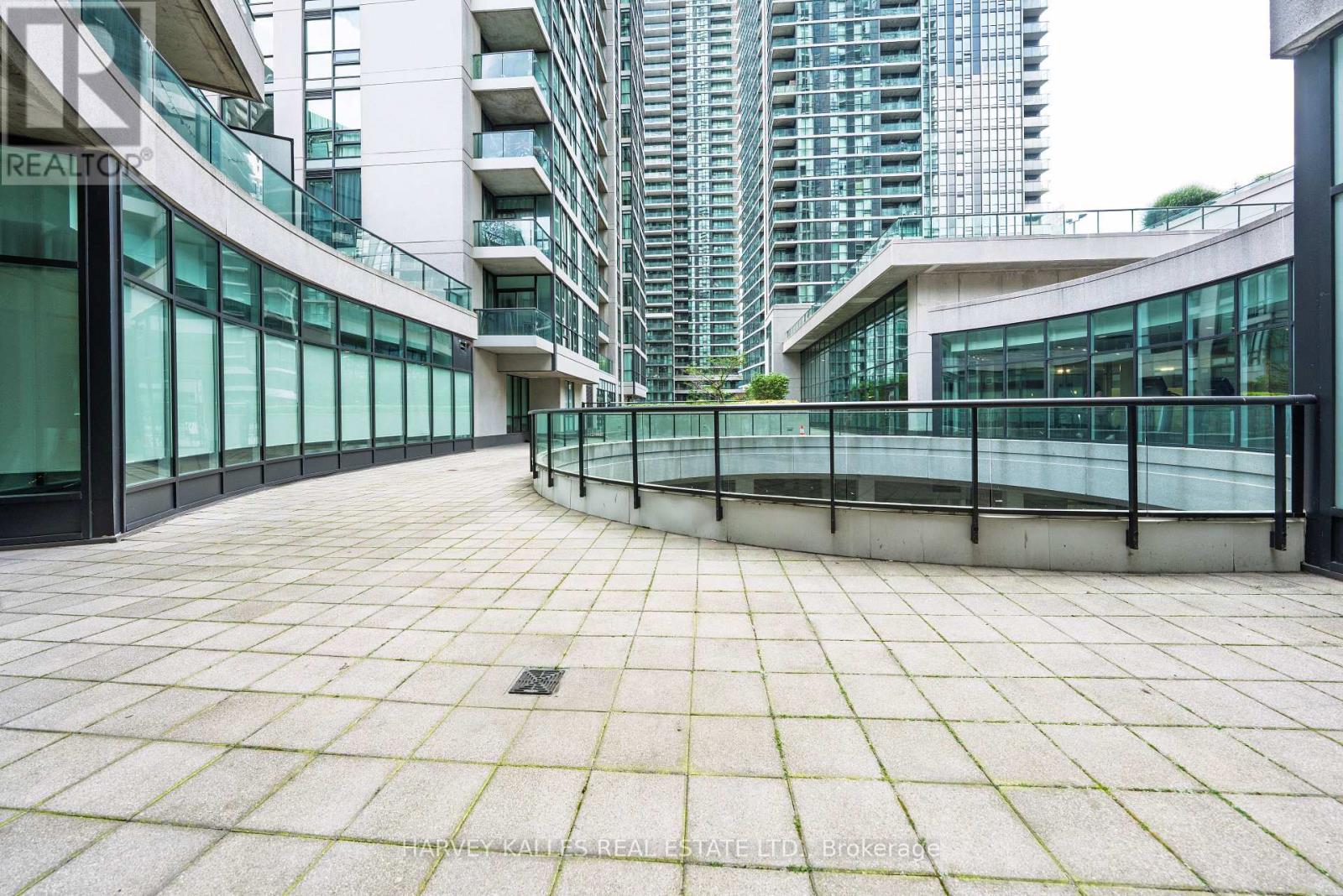 3211 - 16 YONGE STREET