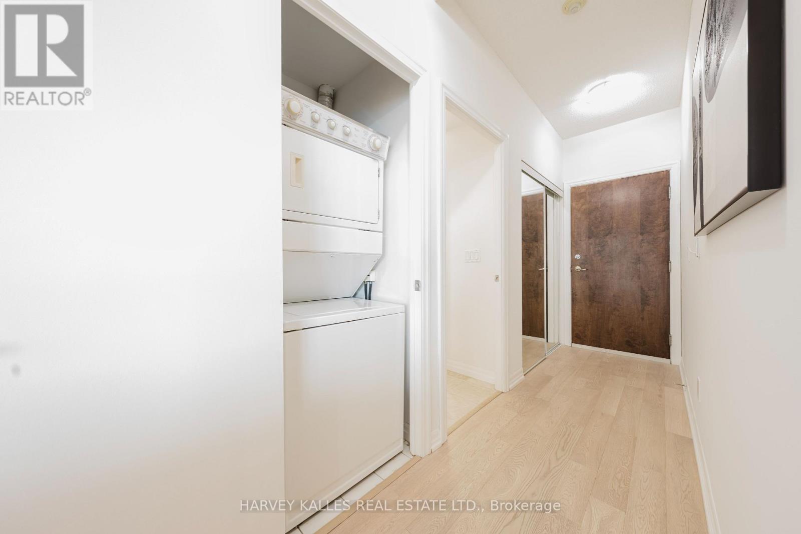 3211 - 16 YONGE STREET