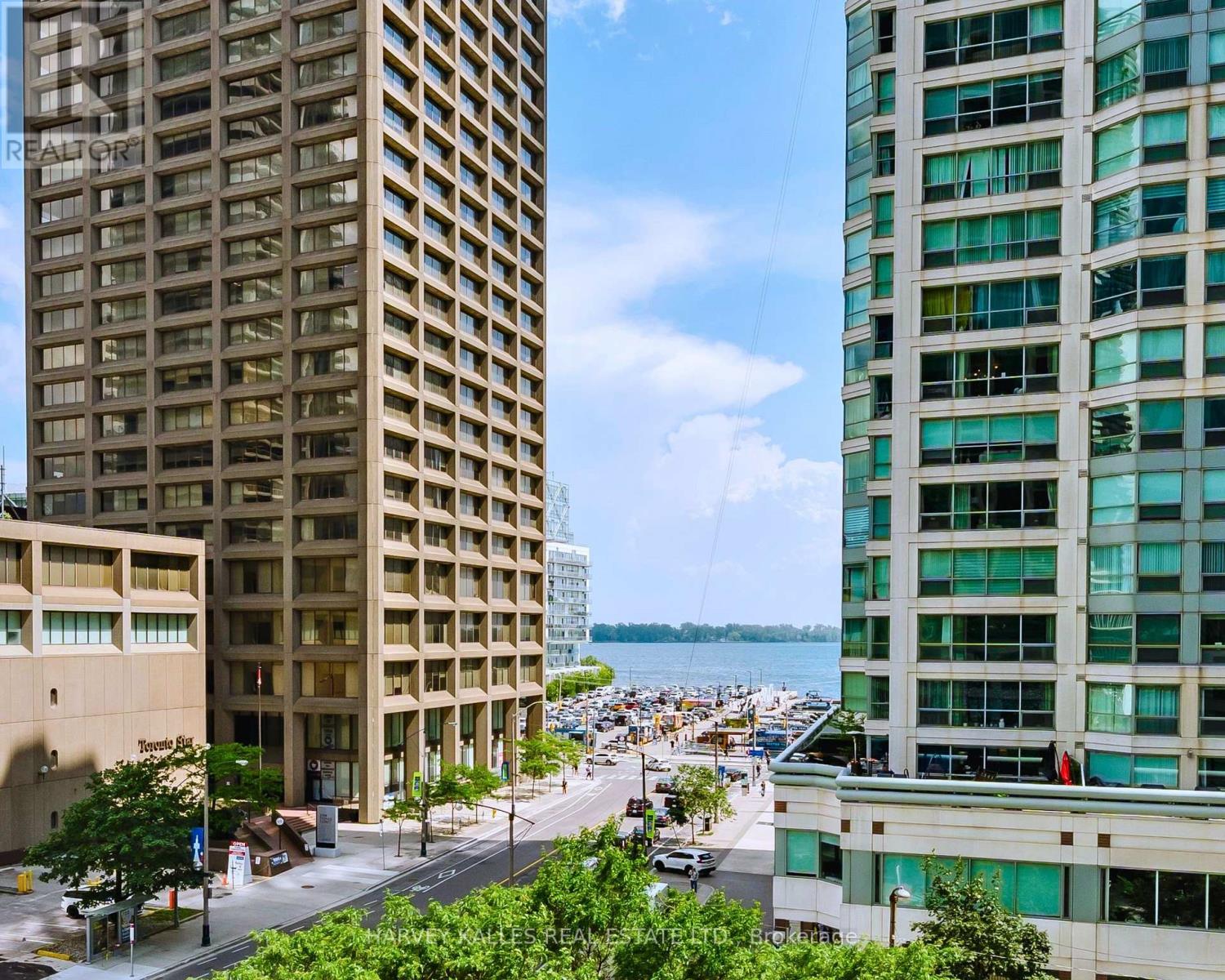 3211 - 16 YONGE STREET