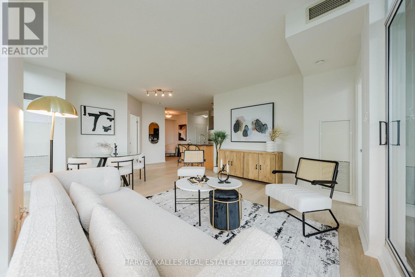 3211 - 16 YONGE STREET