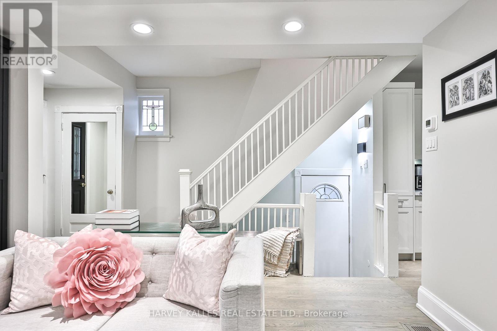 232 BELSIZE DRIVE