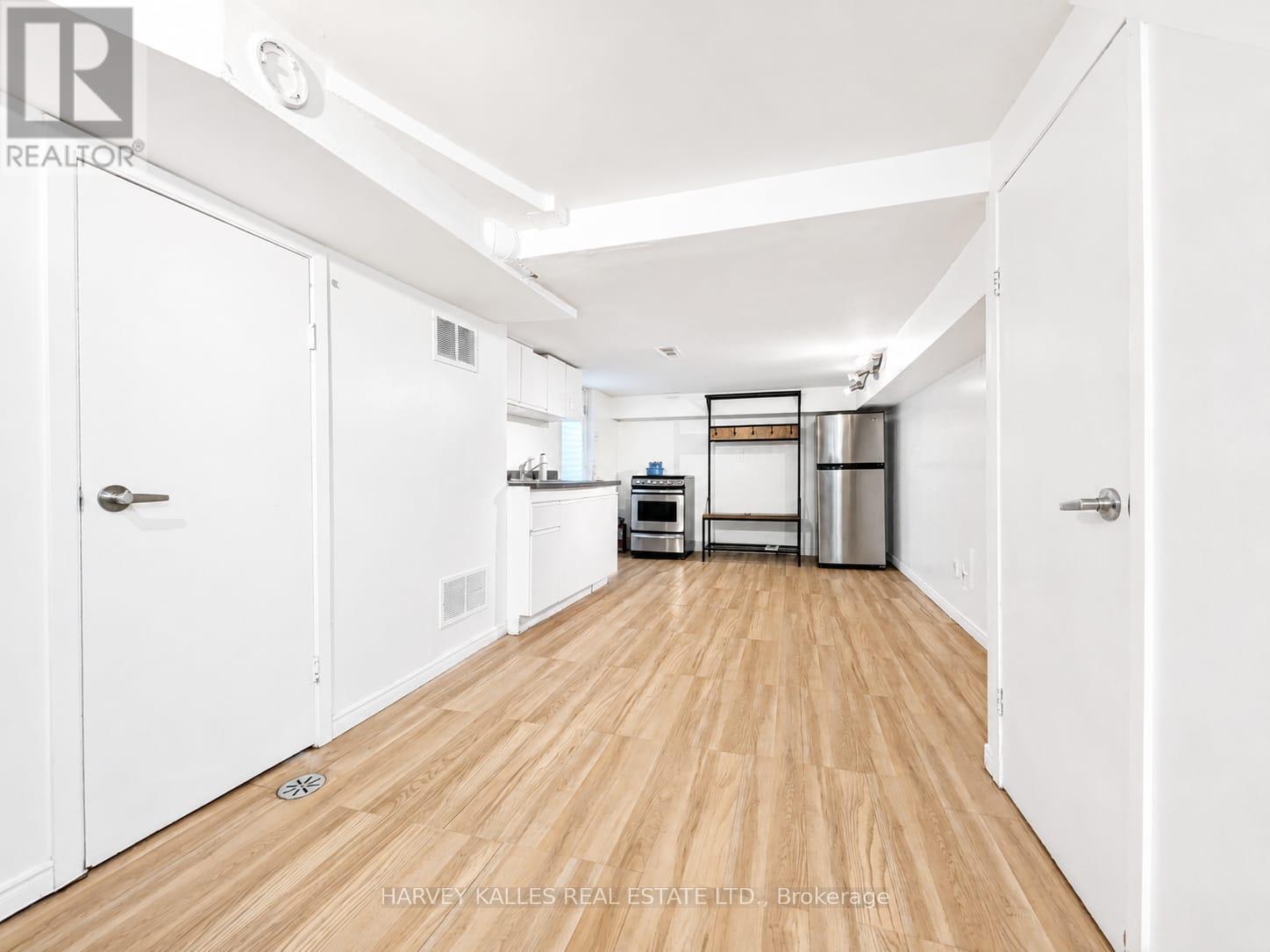 BSMNT - 327 HOWLAND AVENUE