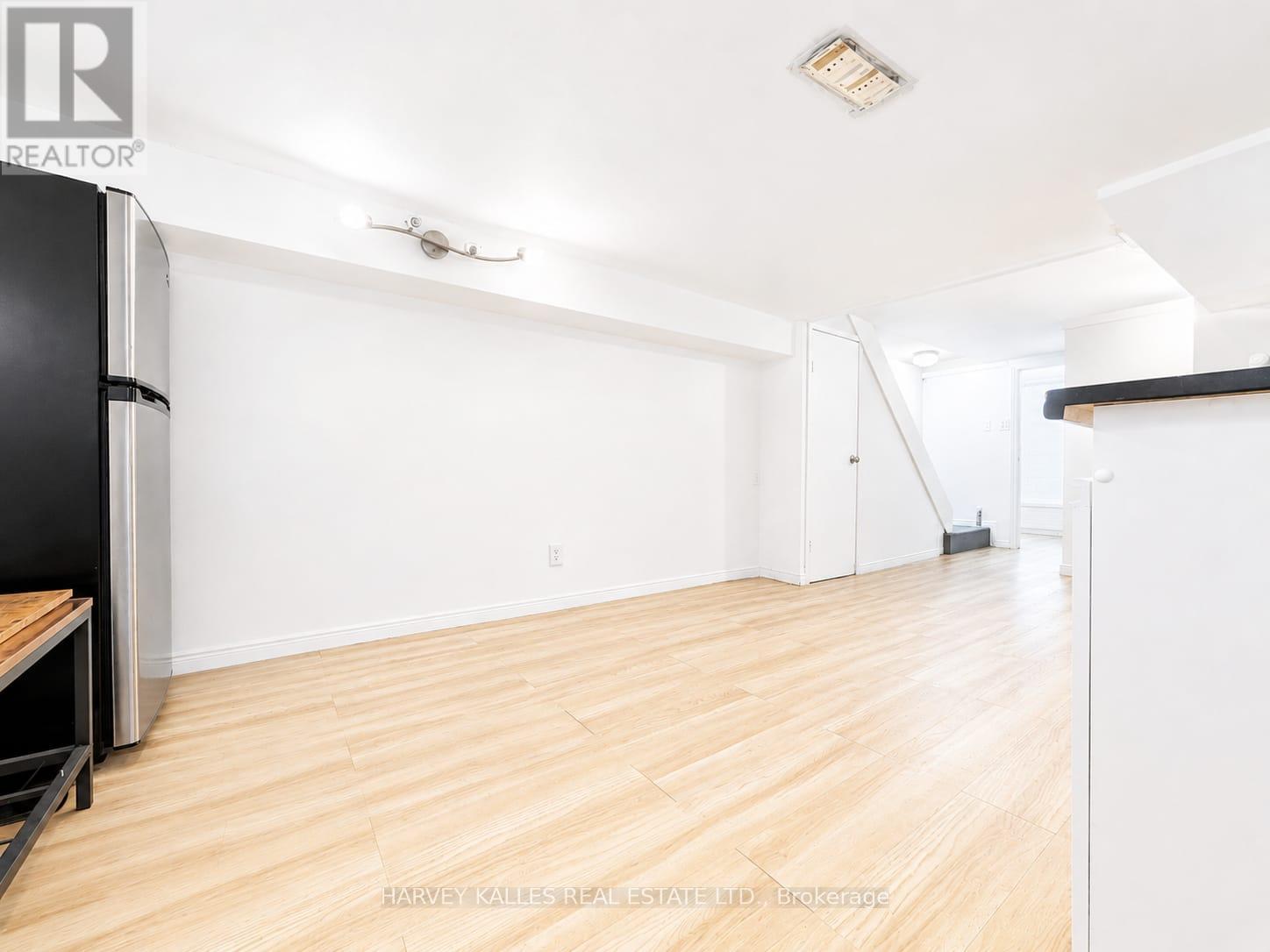 BSMNT - 327 HOWLAND AVENUE