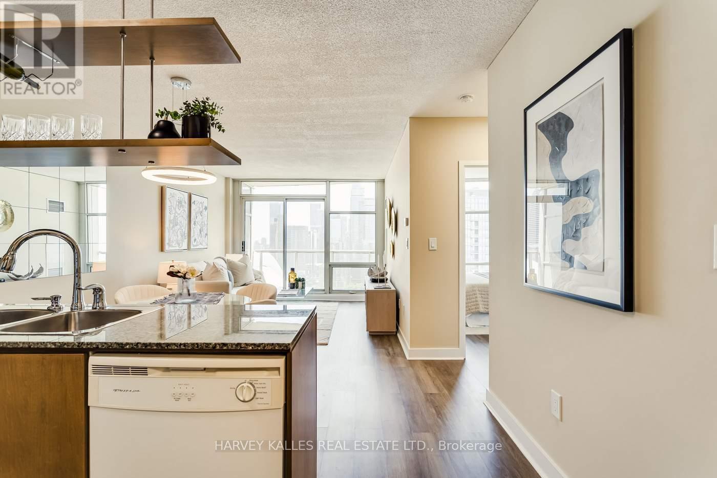 3808 - 35 MARINER TERRACE