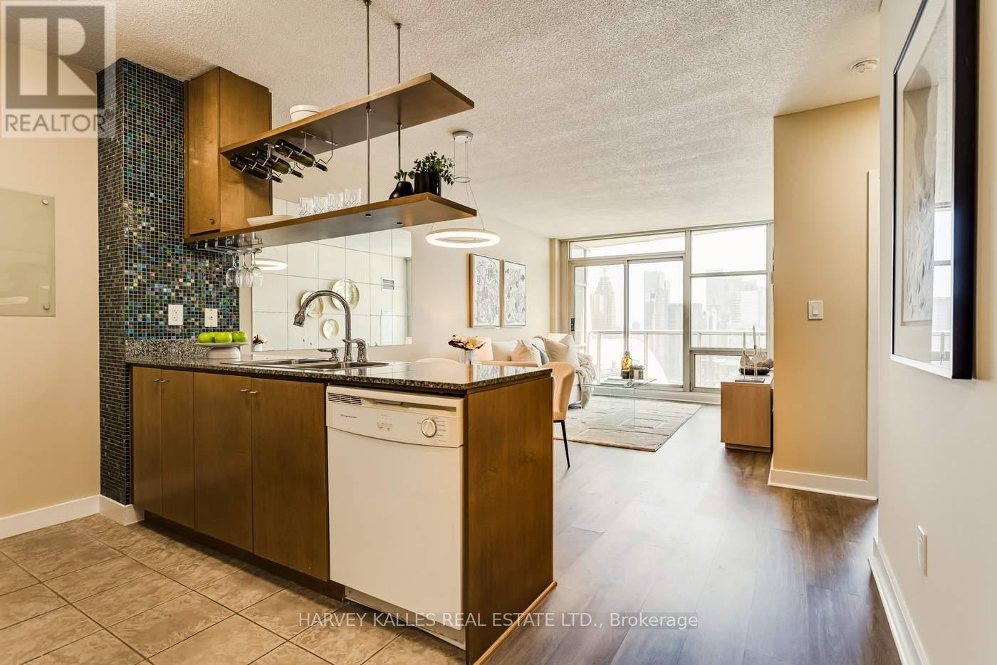 3808 - 35 MARINER TERRACE