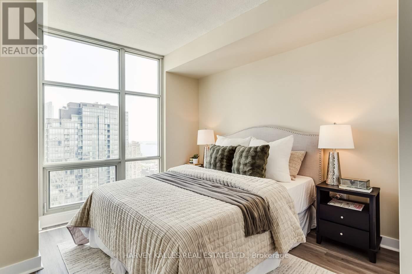 3808 - 35 MARINER TERRACE