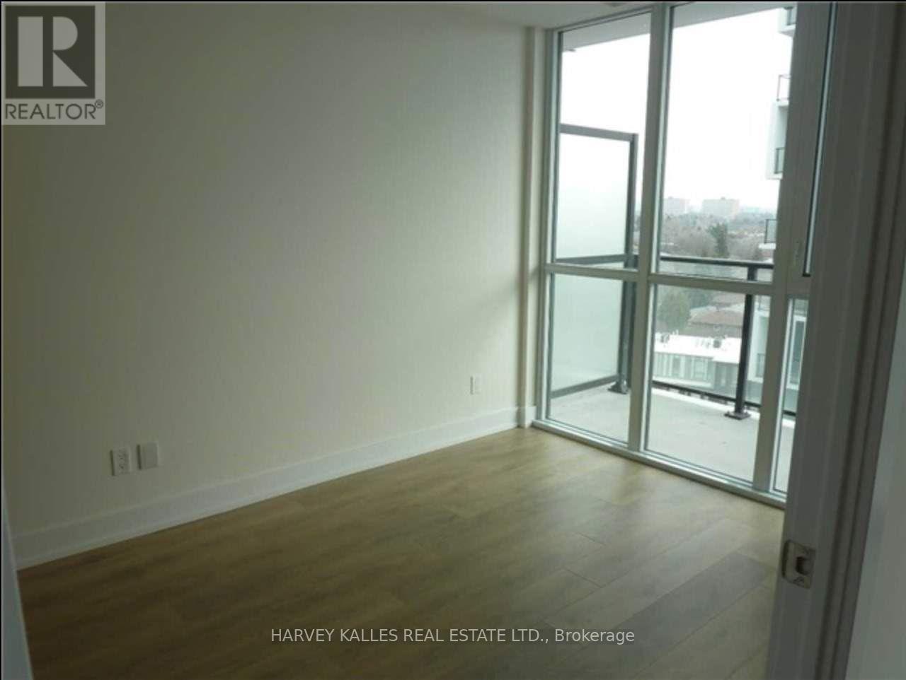 810 - 128 FAIRVIEW MALL DRIVE